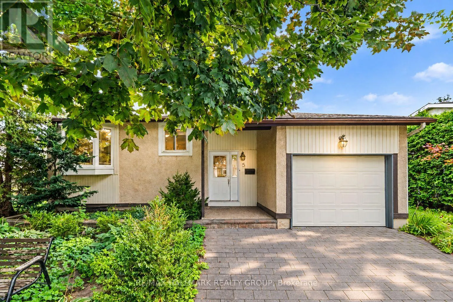 5 LANSFIELD WAY