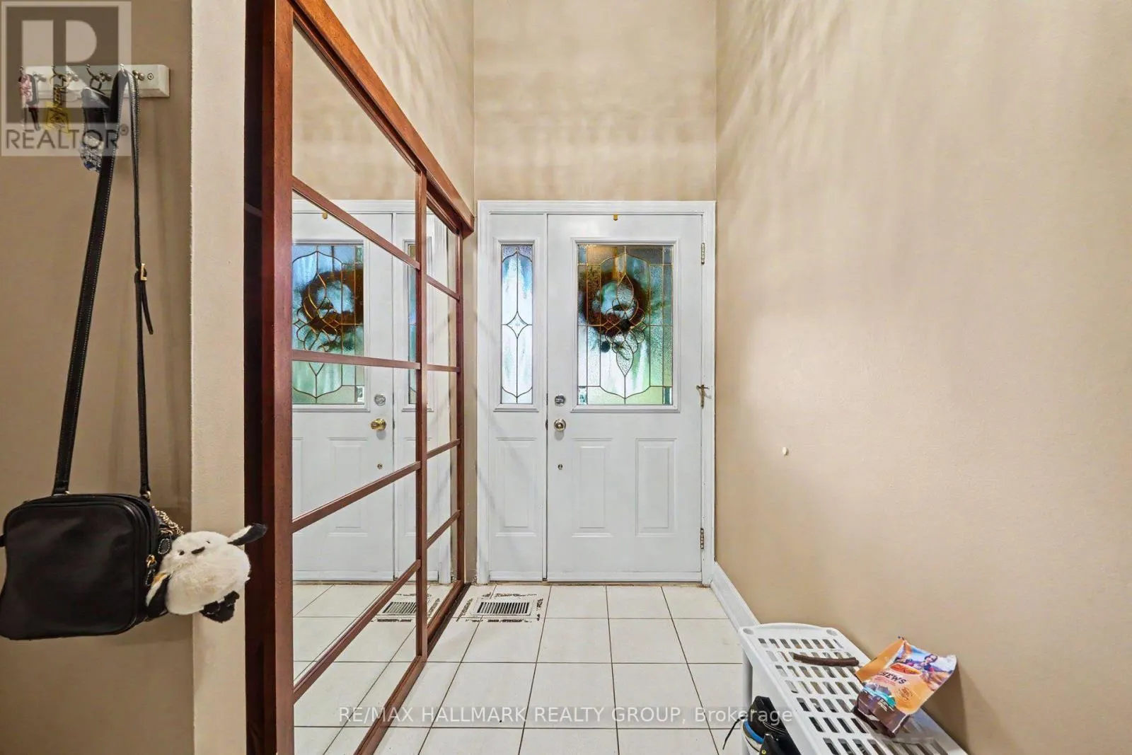 5 LANSFIELD WAY