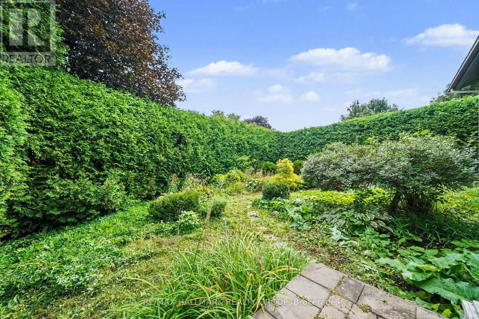 5 LANSFIELD WAY