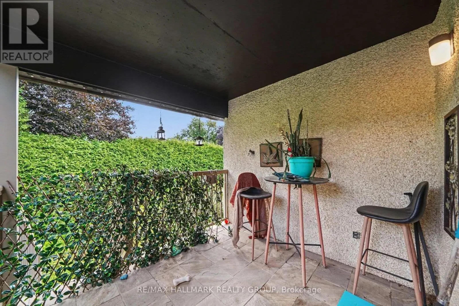 5 LANSFIELD WAY