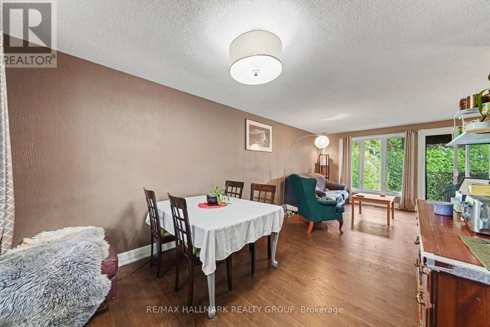 5 LANSFIELD WAY