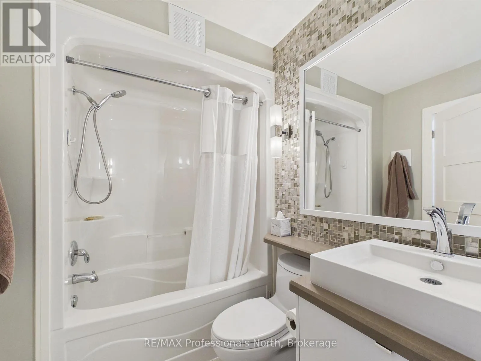 405 - 10A KIMBERLEY AVENUE #405
