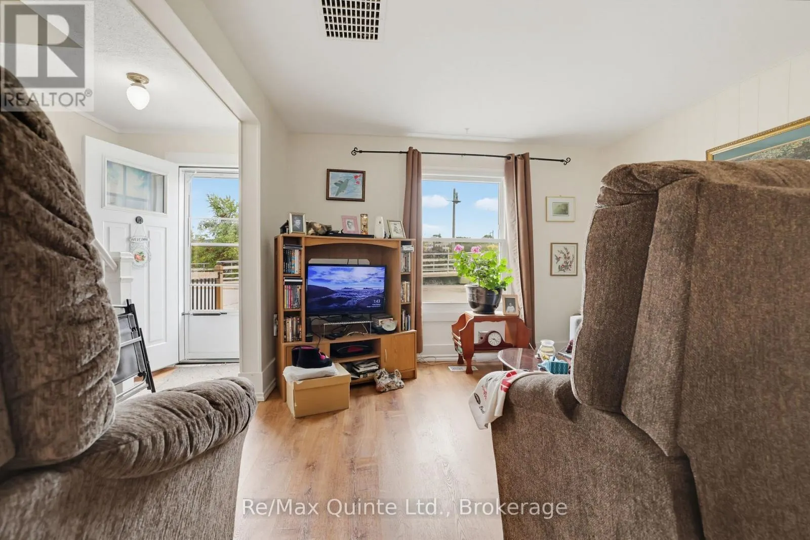 84 MOIRA STREET E
