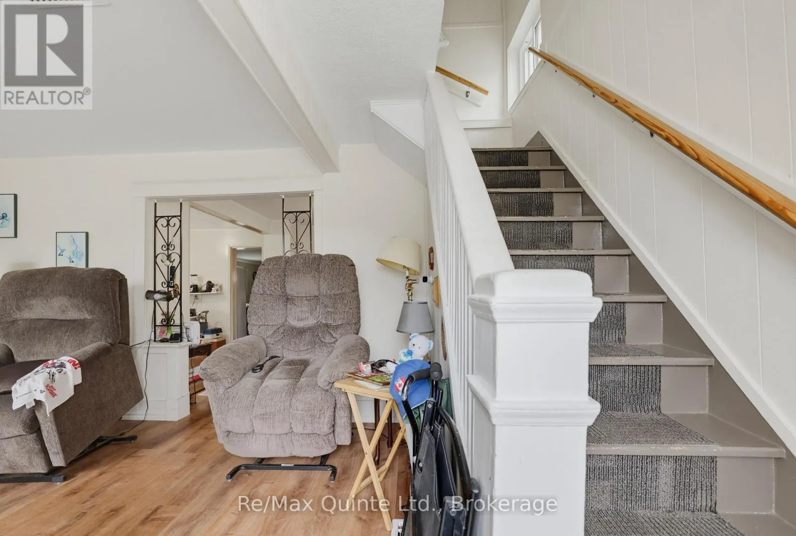 84 MOIRA STREET E
