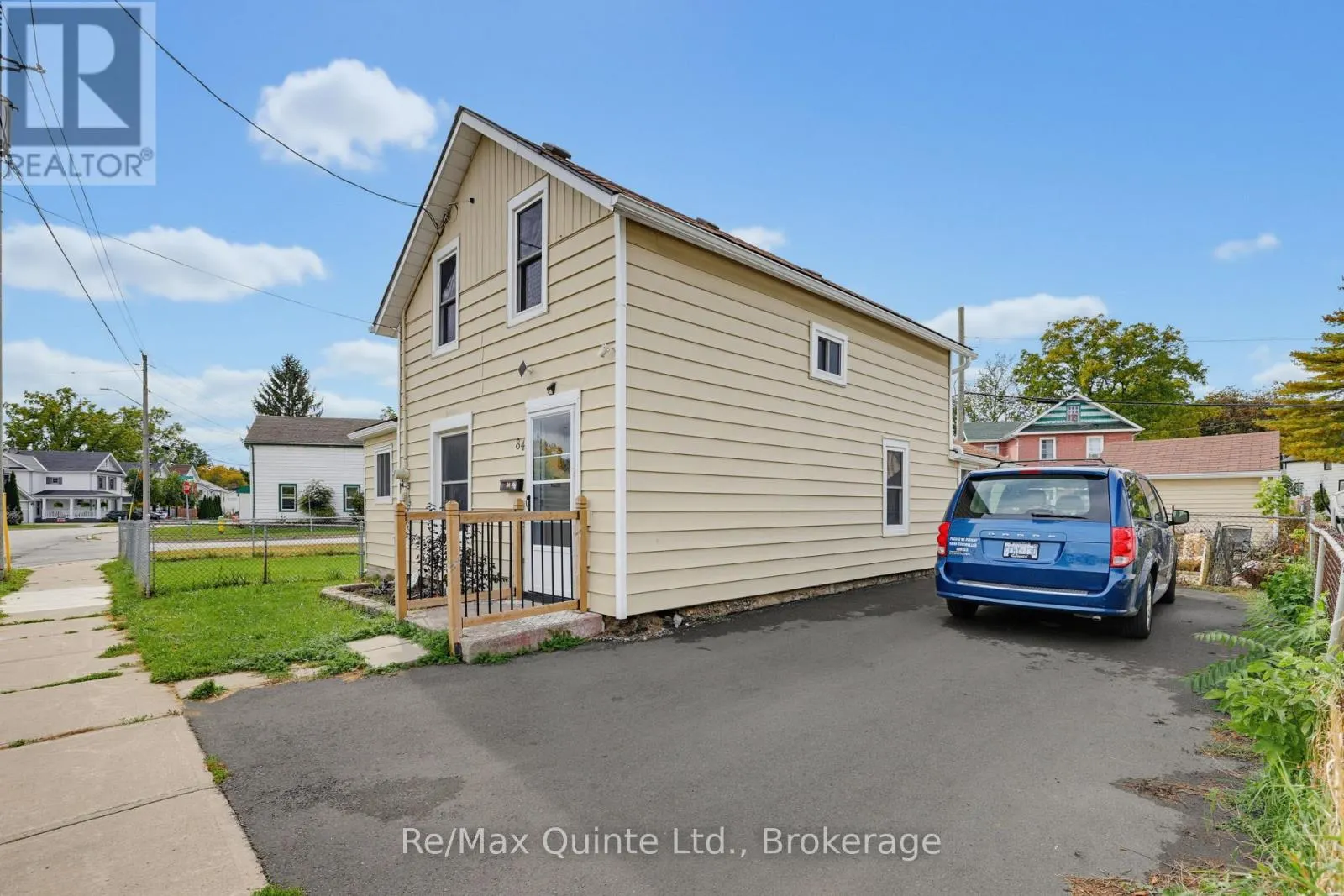 84 MOIRA STREET E