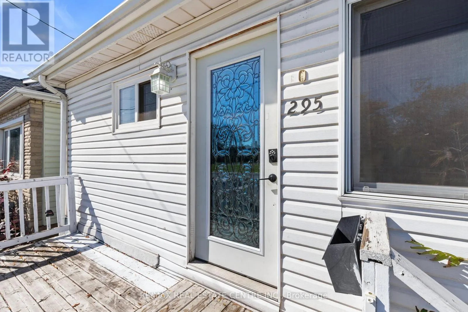 295 STRATHEARN AVENUE