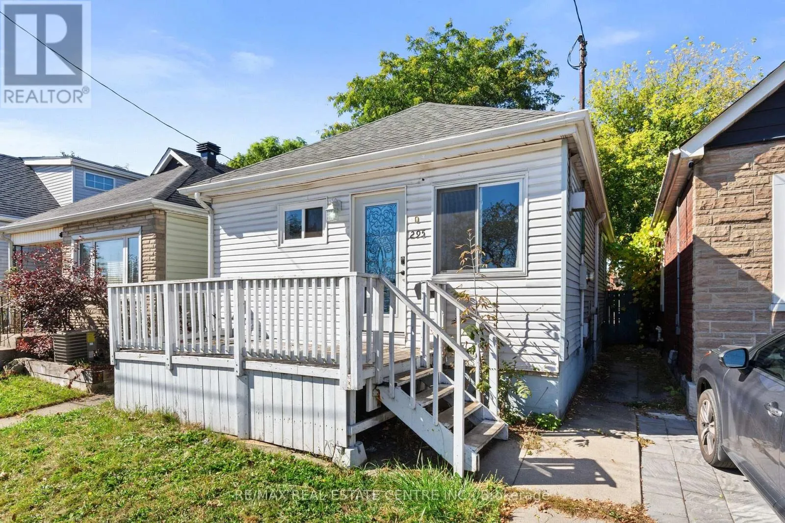 295 STRATHEARN AVENUE