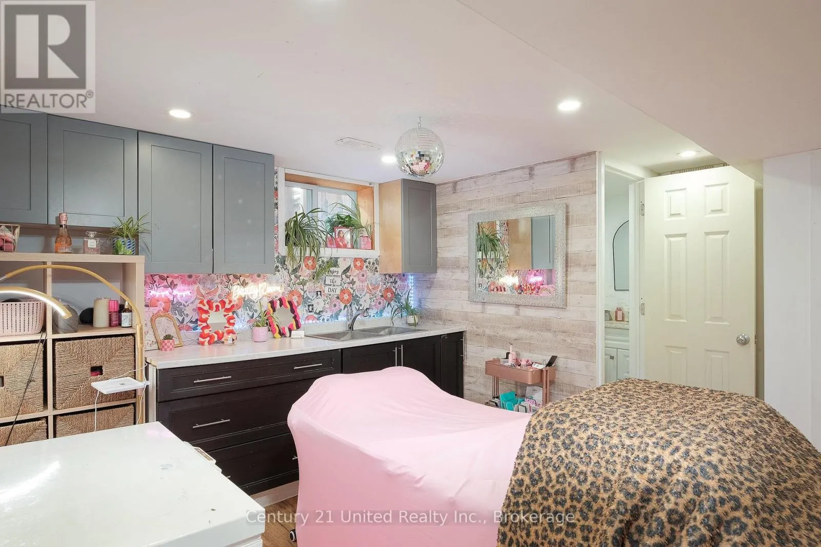 257 RIVERVIEW HEIGHTS