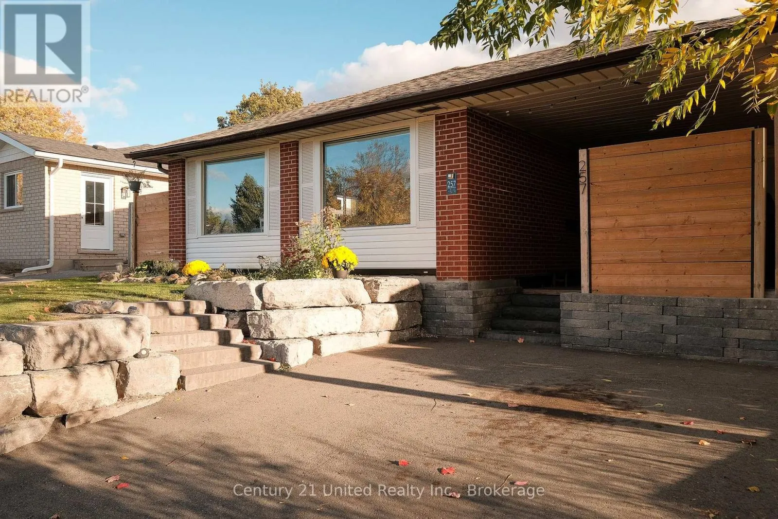 257 RIVERVIEW HEIGHTS