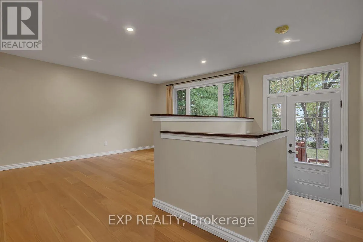 575 BAYVIEW DRIVE