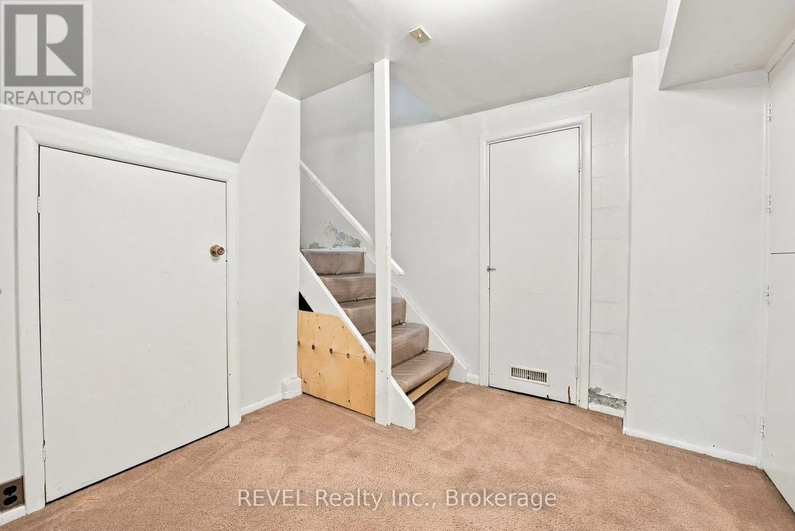 330 WAVERLY STREET