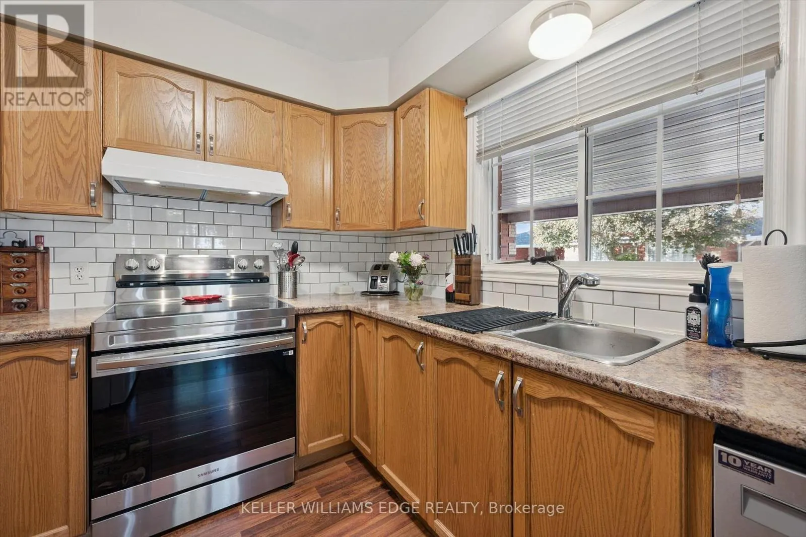 1 - 570 WEST STREET W