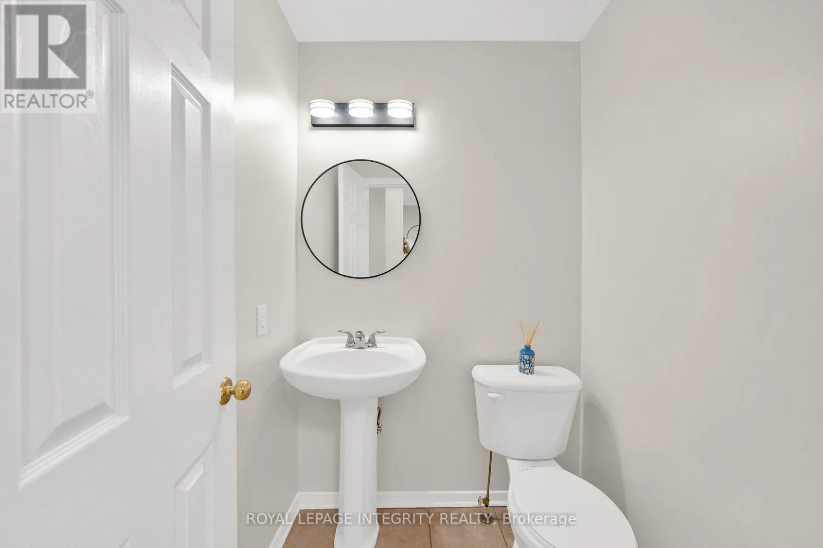 3 BINBURY WAY