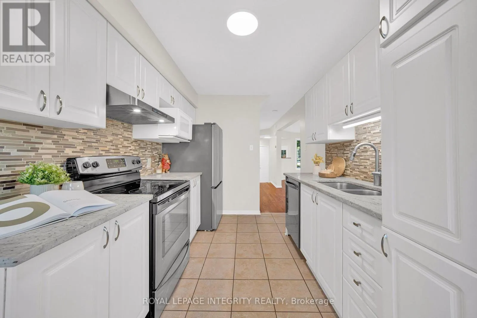 3 BINBURY WAY