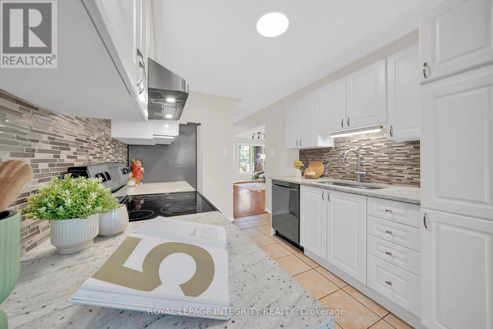3 BINBURY WAY