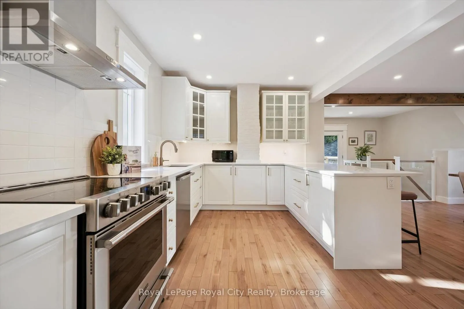 31 JAMES STREET W