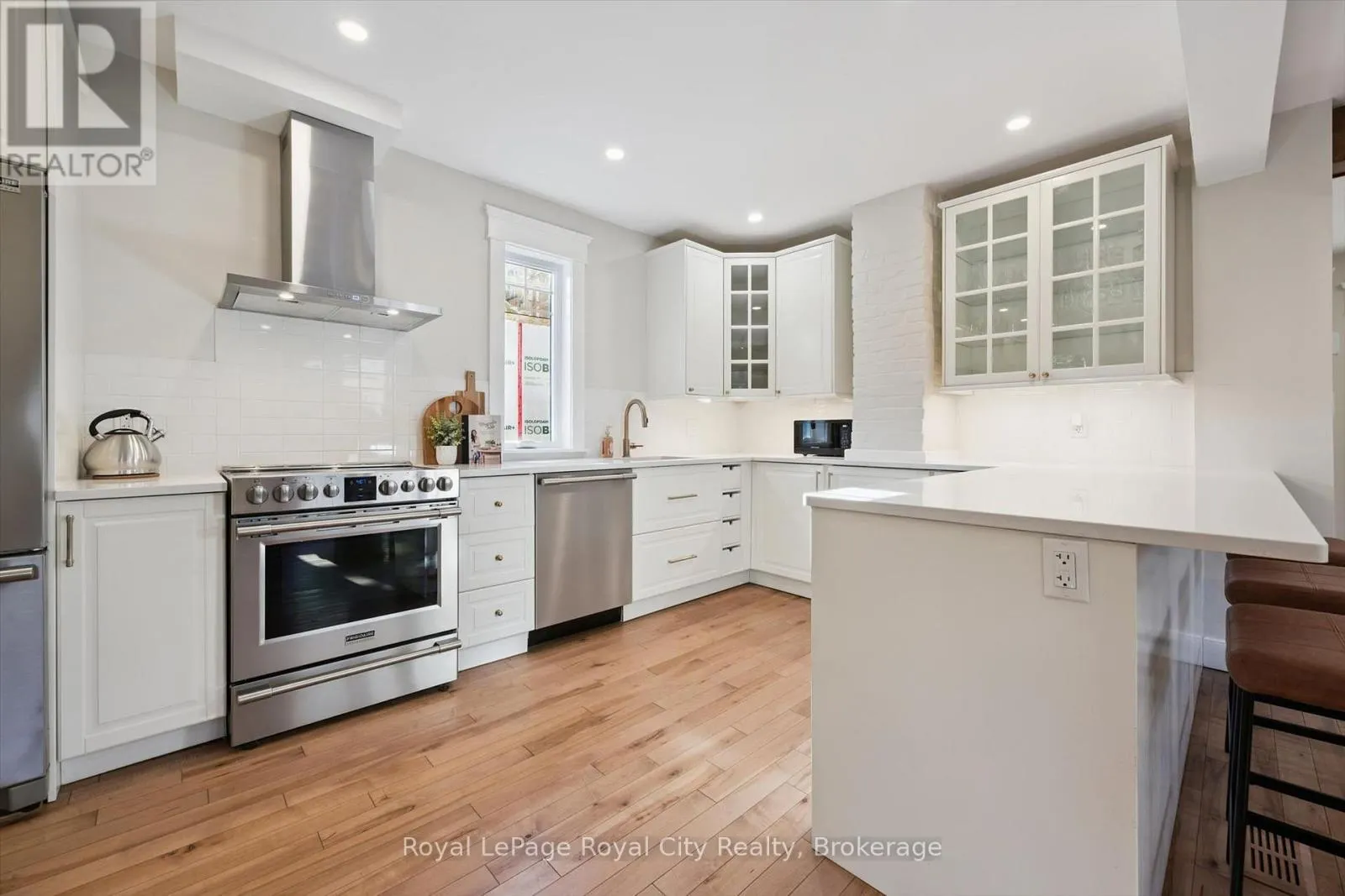 31 JAMES STREET W