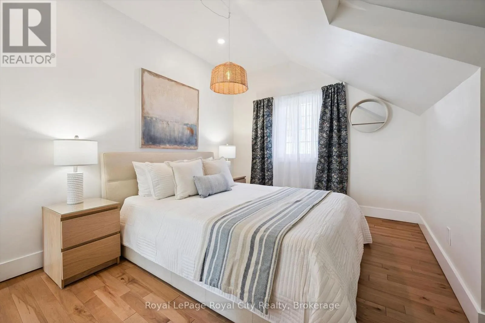 31 JAMES STREET W