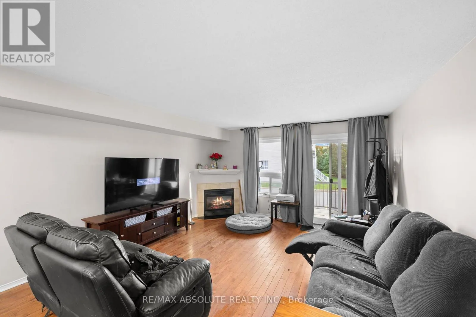 908 LONGFIELDS DRIVE