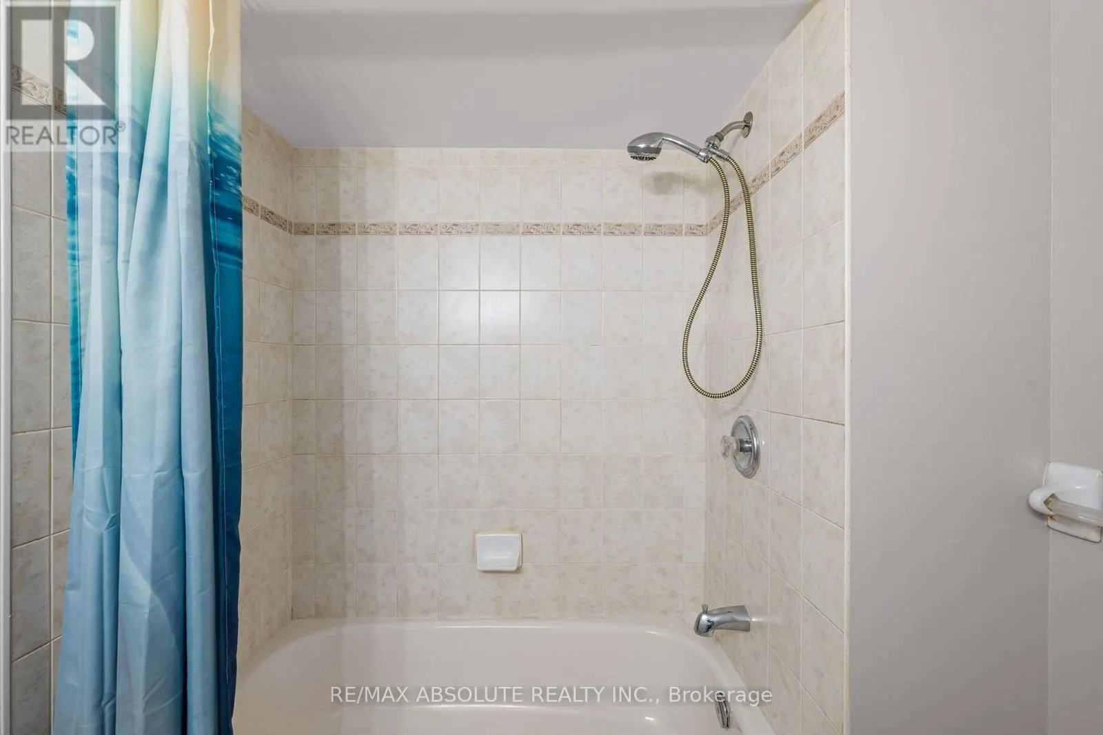 908 LONGFIELDS DRIVE