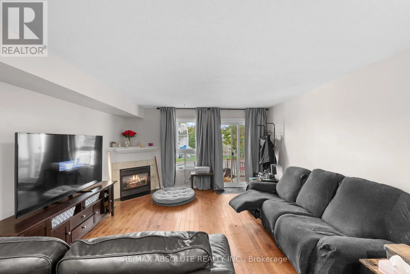 908 LONGFIELDS DRIVE