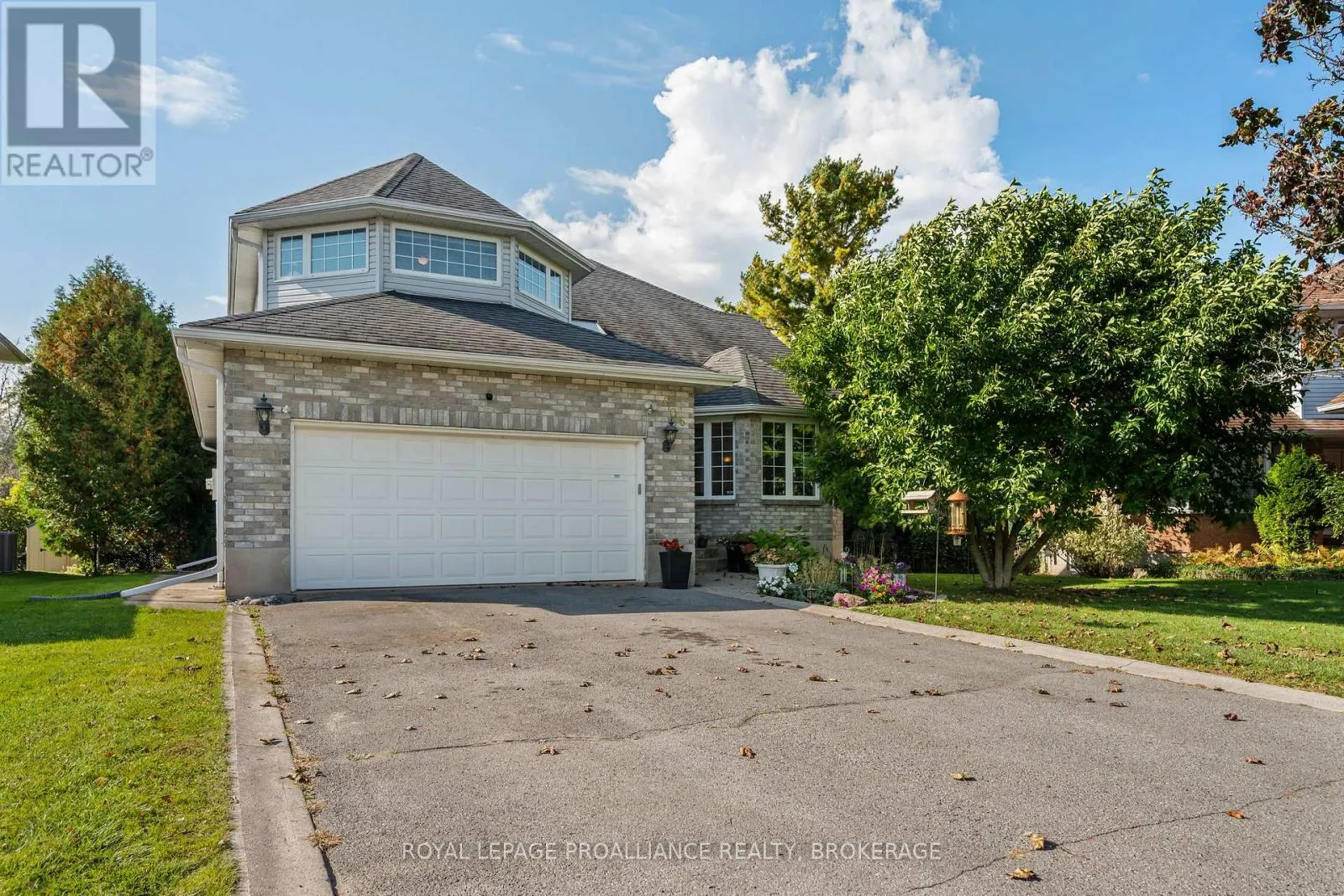 605 FERNMOOR DRIVE