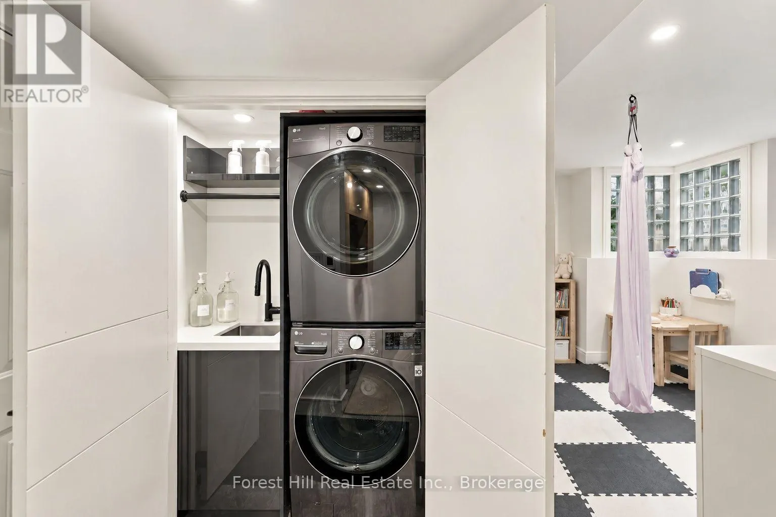 15 - 224 BLUESKI GEORGE CRESCENT #15