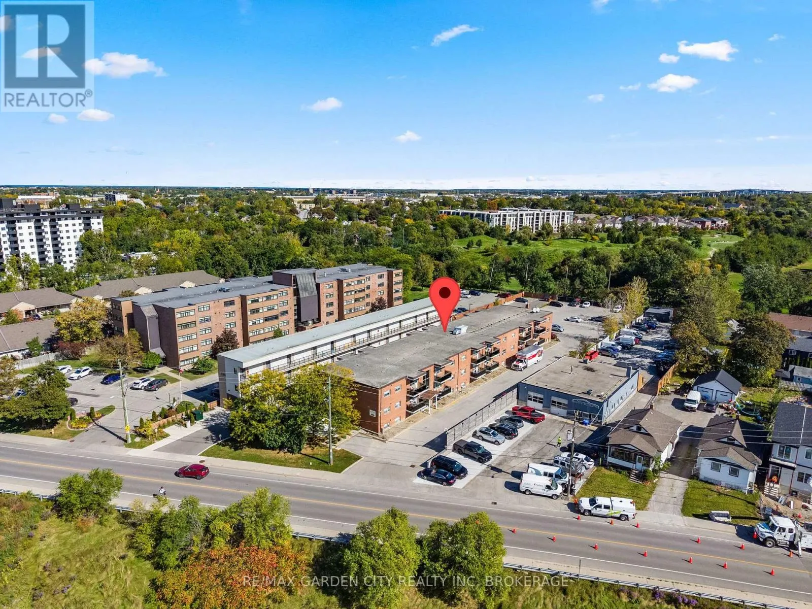 211 - 264 OAKDALE AVENUE #211