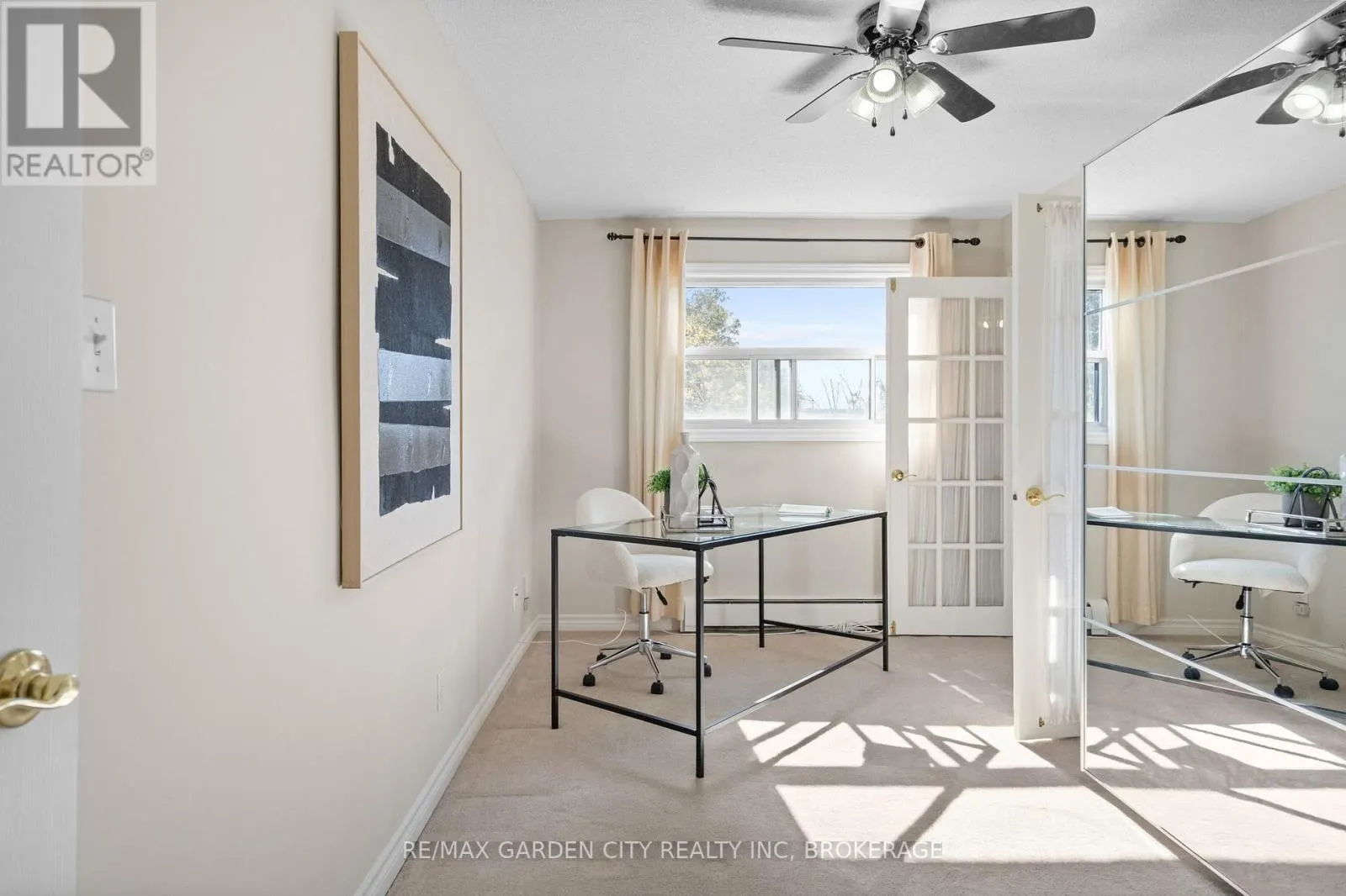 211 - 264 OAKDALE AVENUE #211