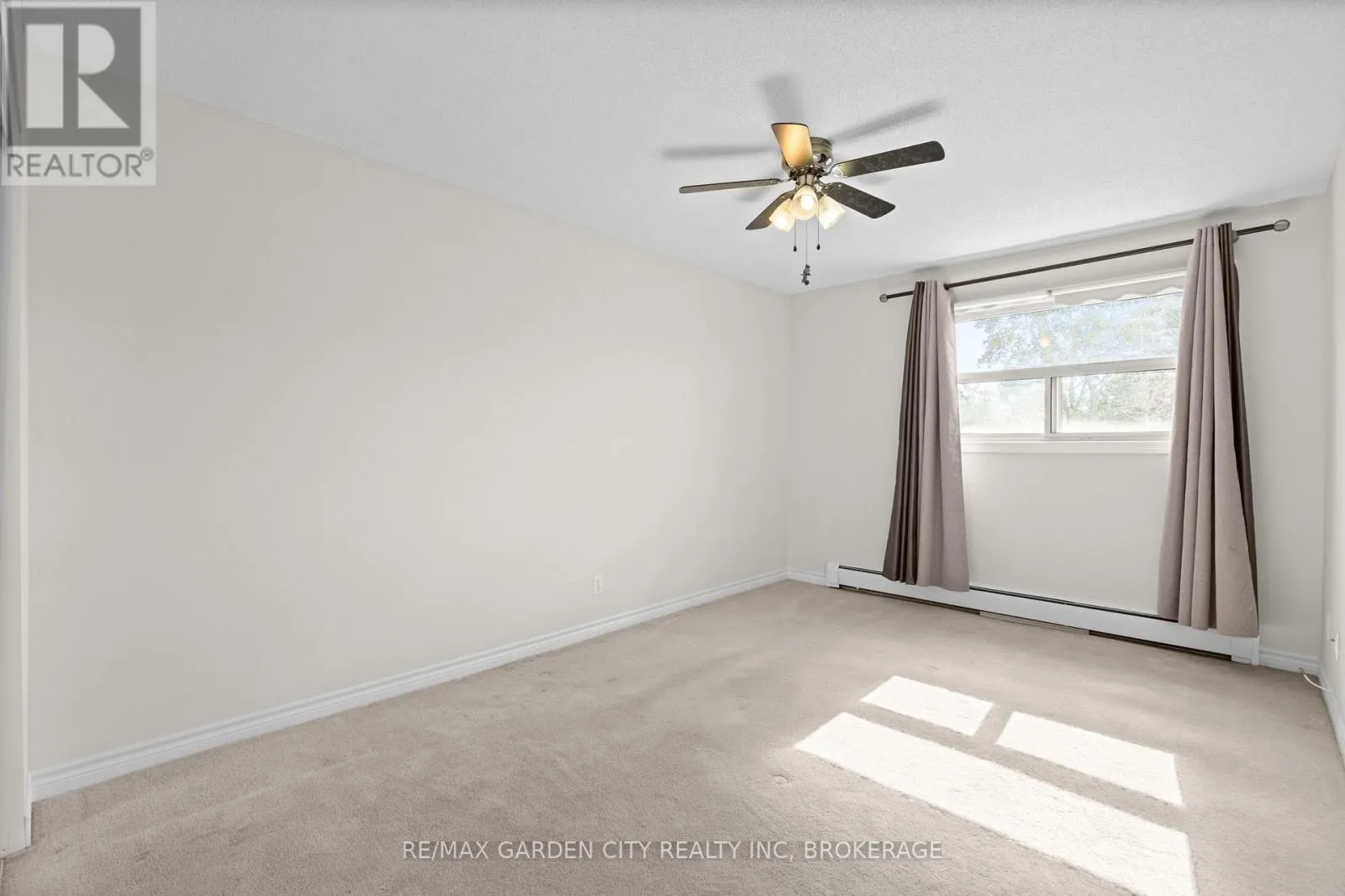 211 - 264 OAKDALE AVENUE #211