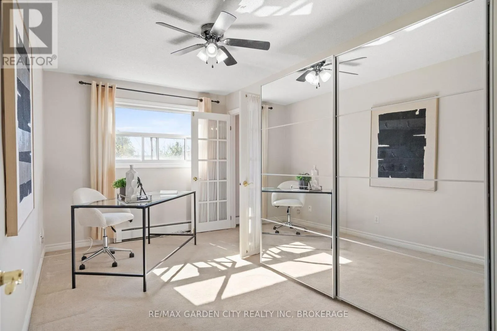 211 - 264 OAKDALE AVENUE #211