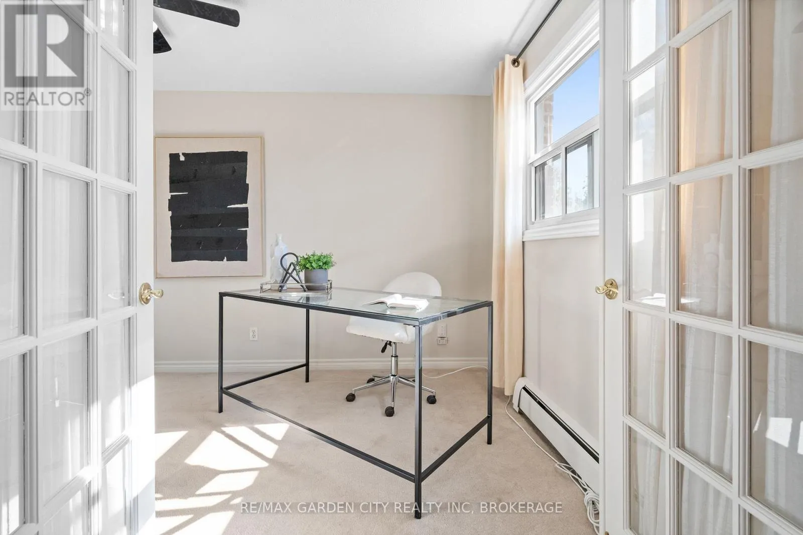 211 - 264 OAKDALE AVENUE #211