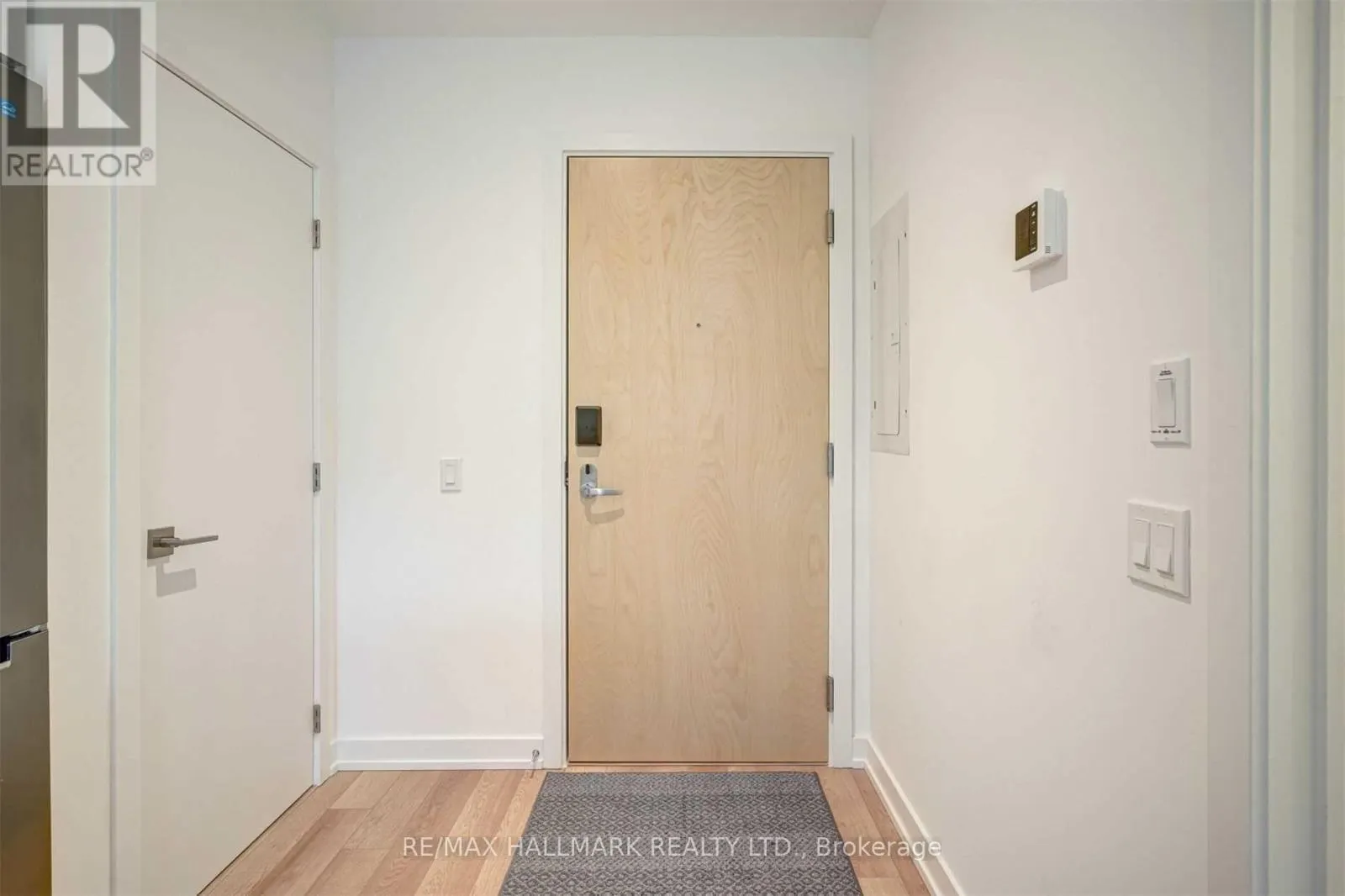 207 - 120 CARRICK TRAIL