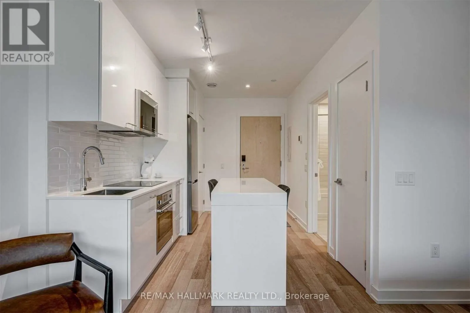 207 - 120 CARRICK TRAIL