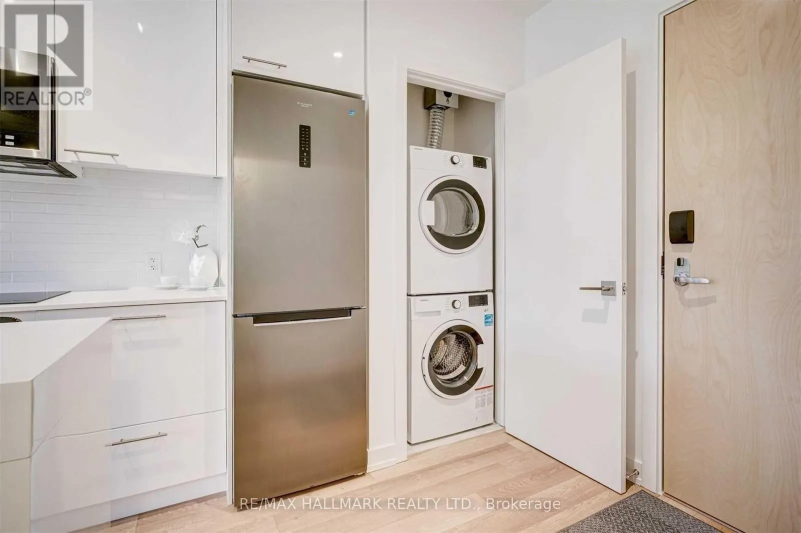 207 - 120 CARRICK TRAIL