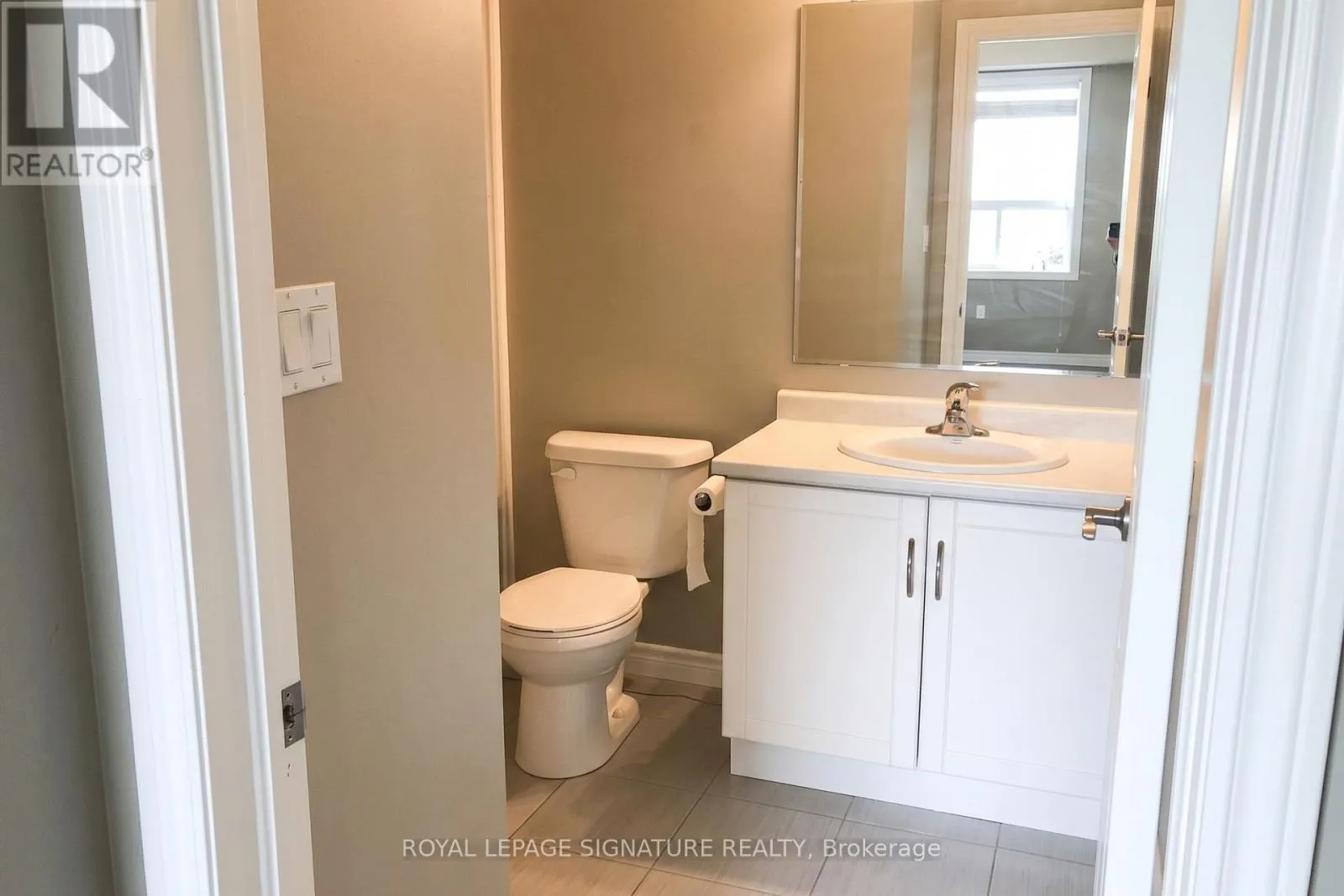 MAIN LEVEL - 654 ST DAVID STREET