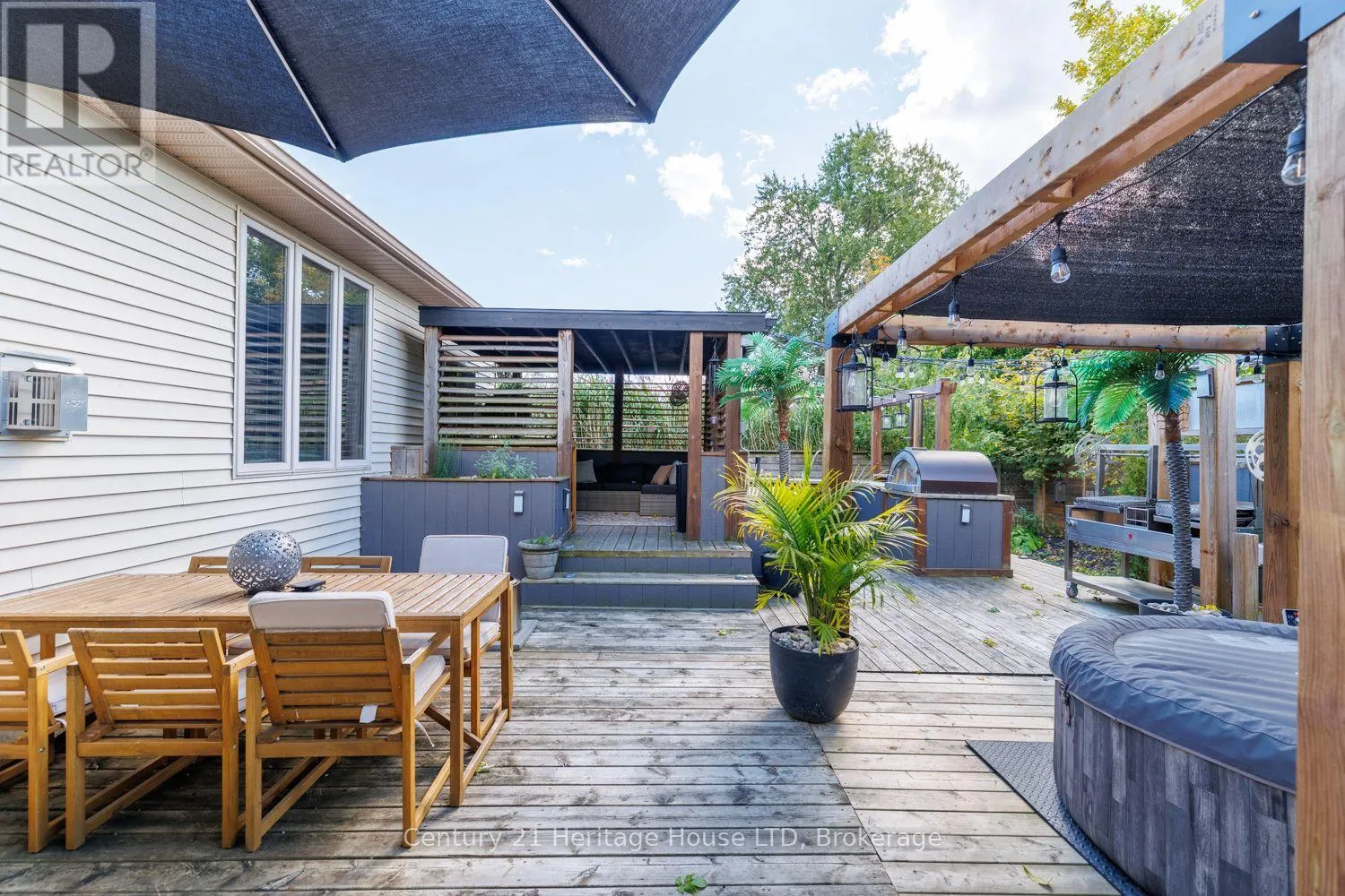 21 BURLEIGH ROAD S