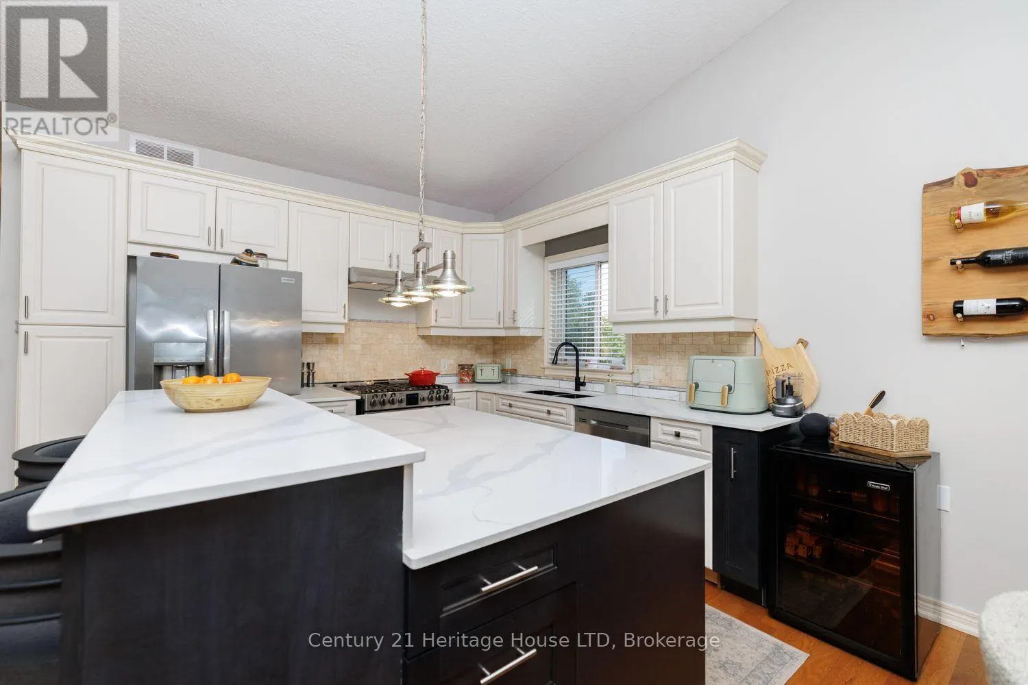 21 BURLEIGH ROAD S