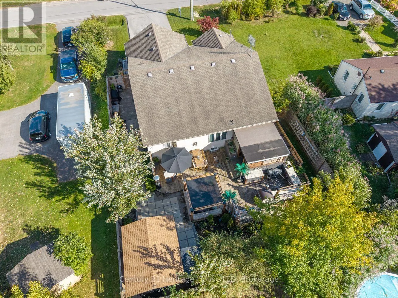 21 BURLEIGH ROAD S