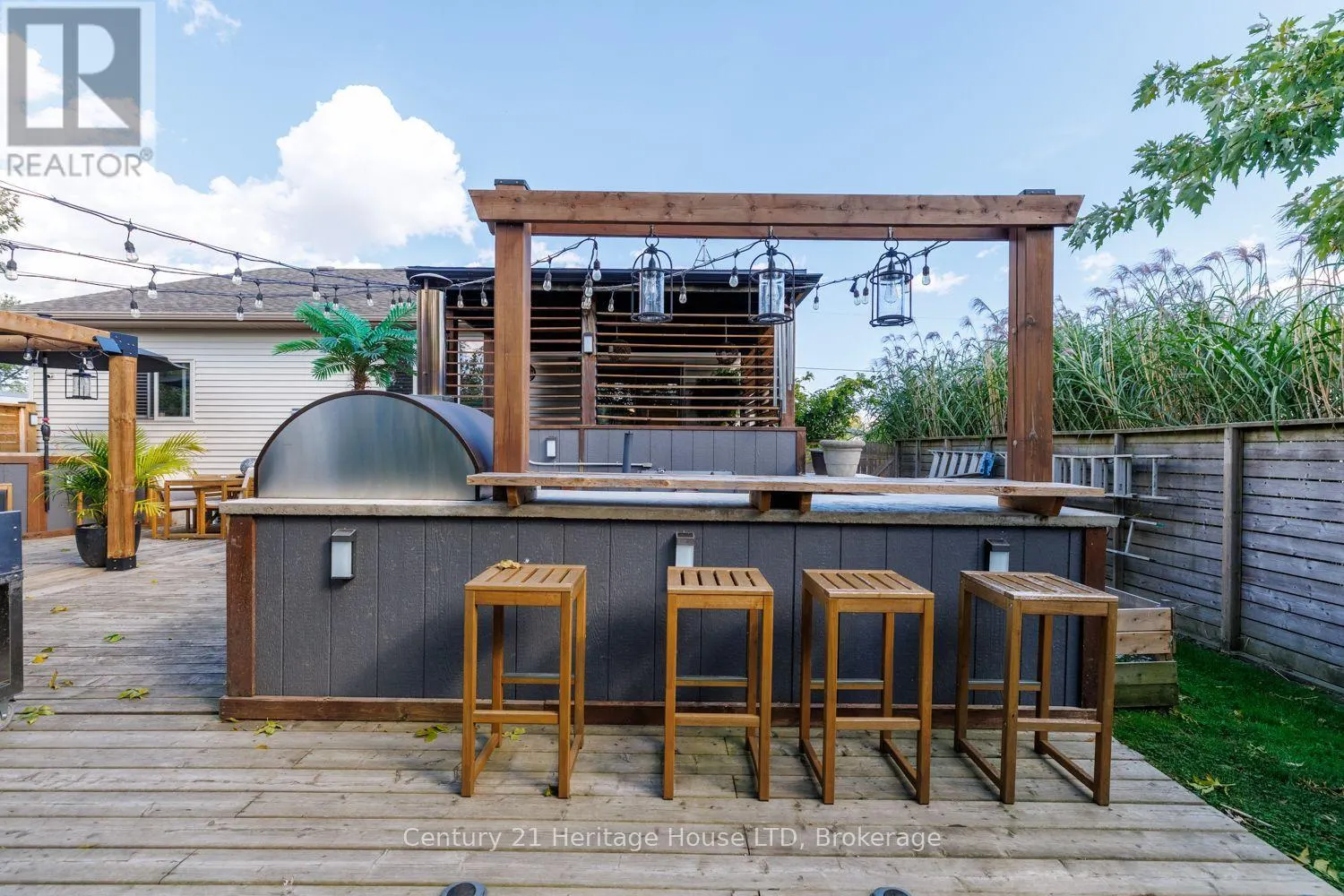 21 BURLEIGH ROAD S
