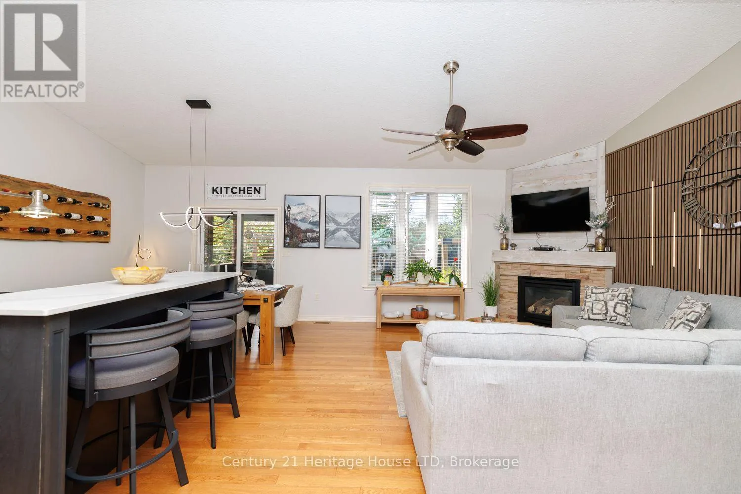21 BURLEIGH ROAD S