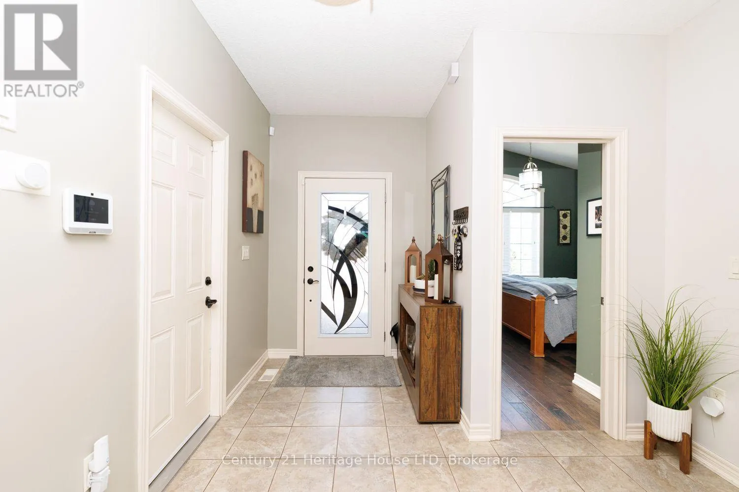 21 BURLEIGH ROAD S