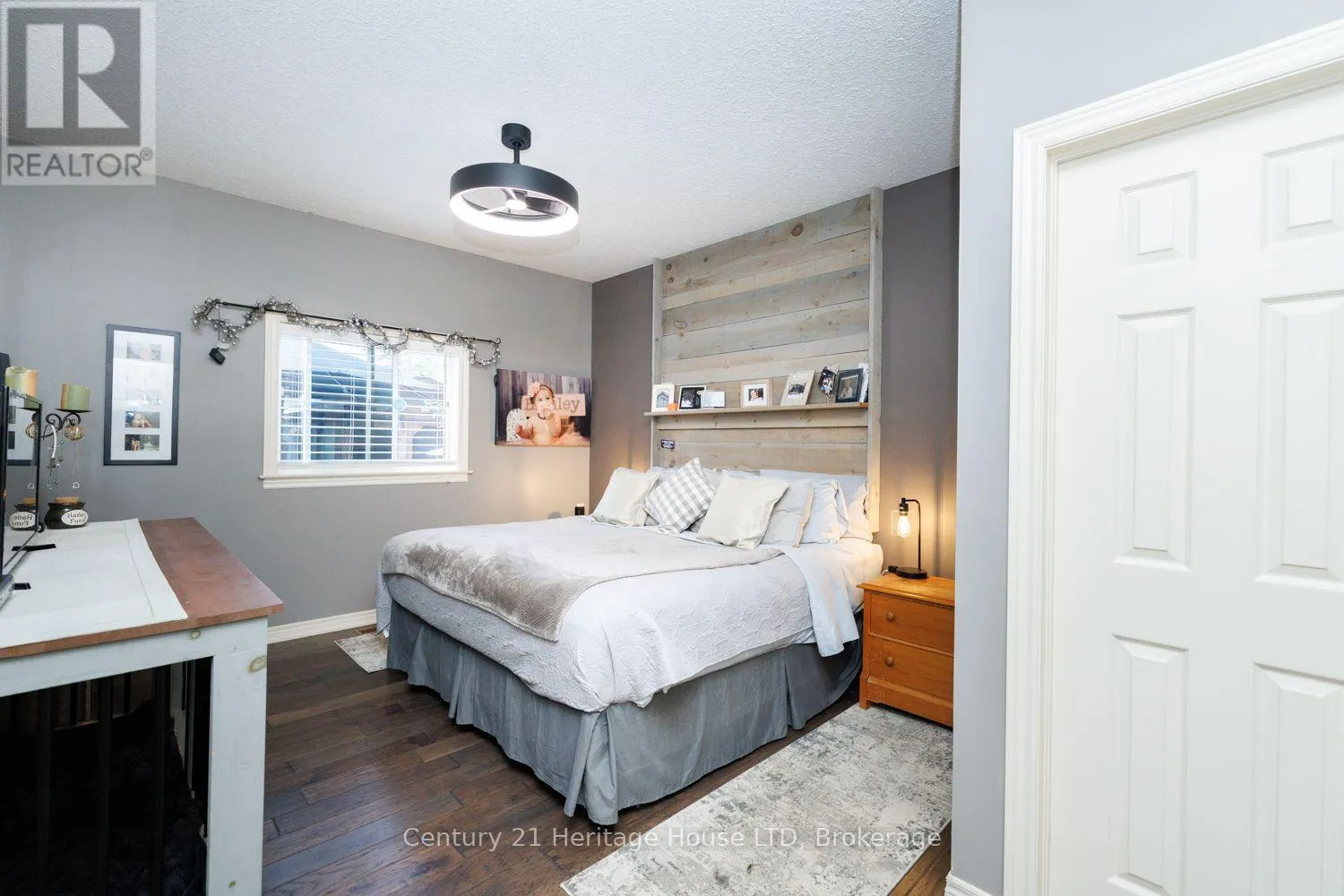 21 BURLEIGH ROAD S