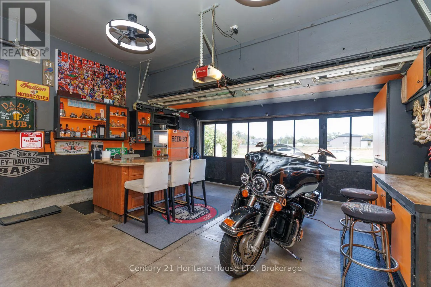 21 BURLEIGH ROAD S