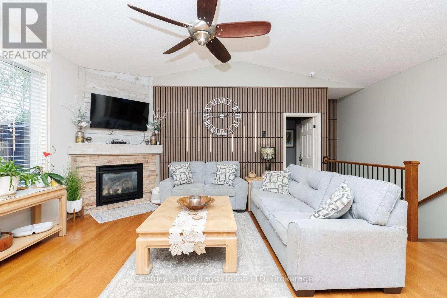 21 BURLEIGH ROAD S