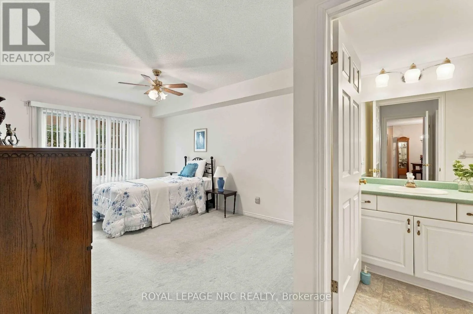 104 - 4090 JOHN CHARLES BOULEVARD #104
