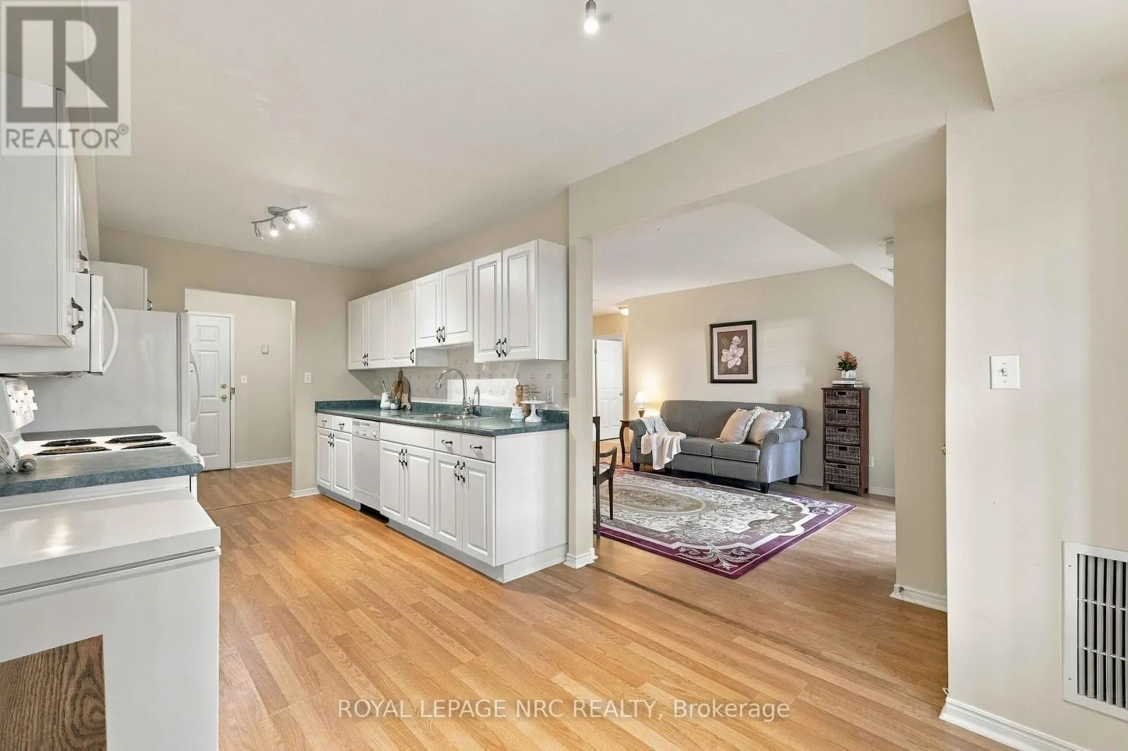 104 - 4090 JOHN CHARLES BOULEVARD #104