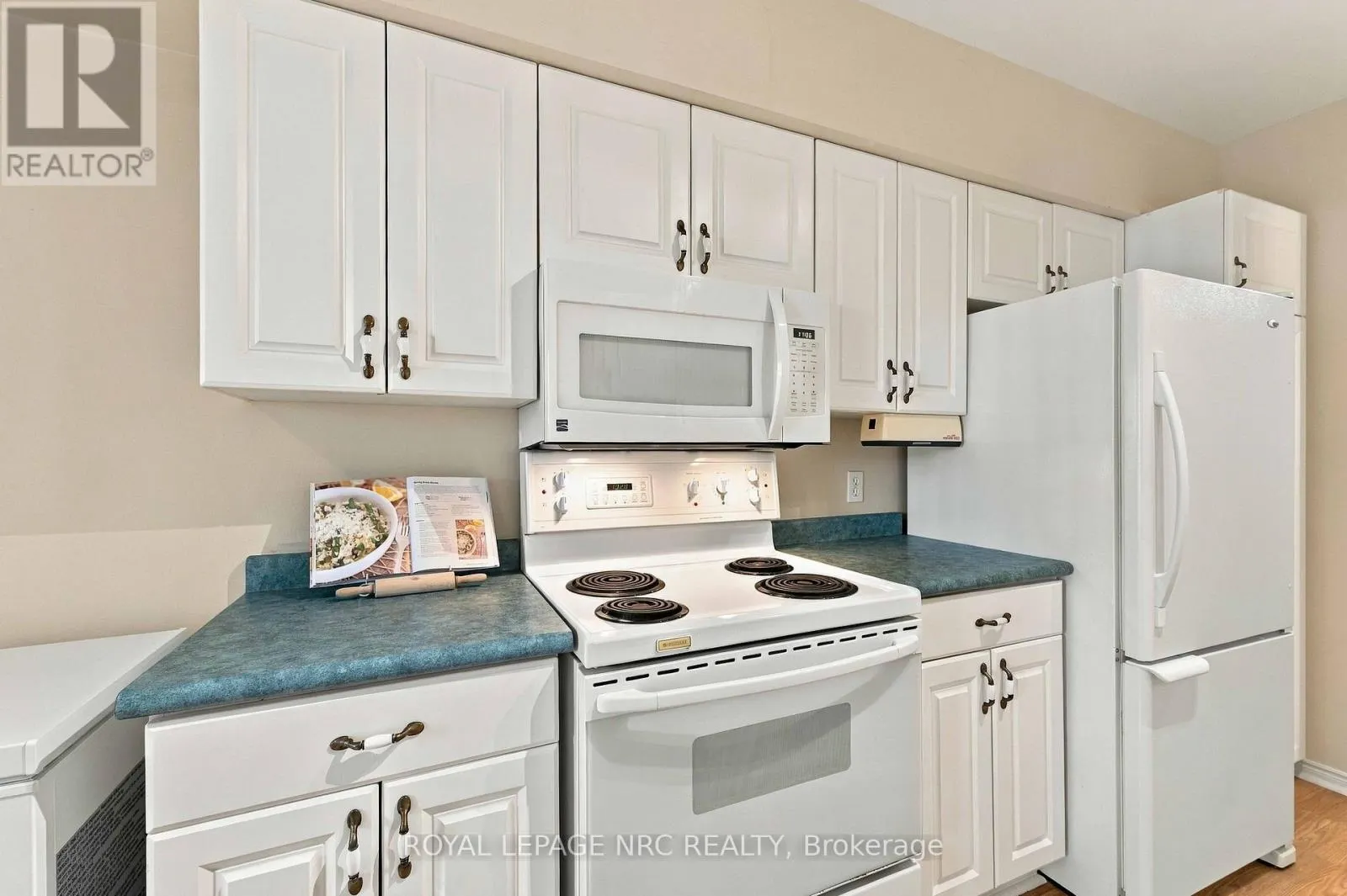 104 - 4090 JOHN CHARLES BOULEVARD #104