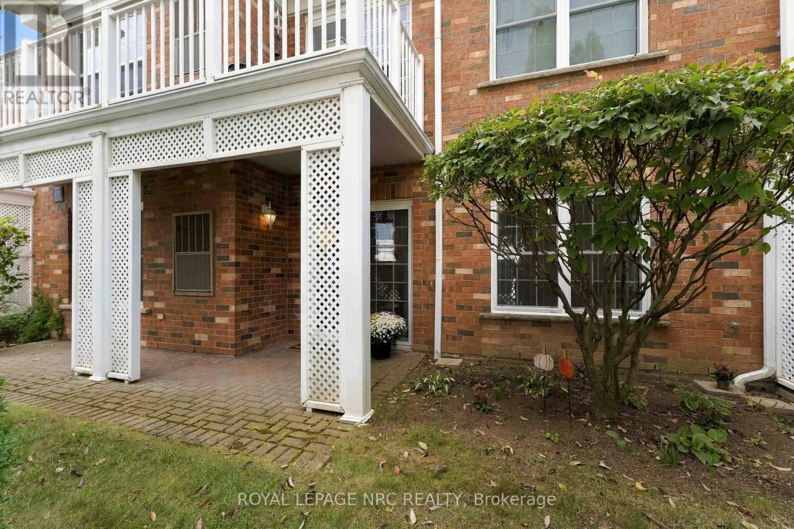 104 - 4090 JOHN CHARLES BOULEVARD #104
