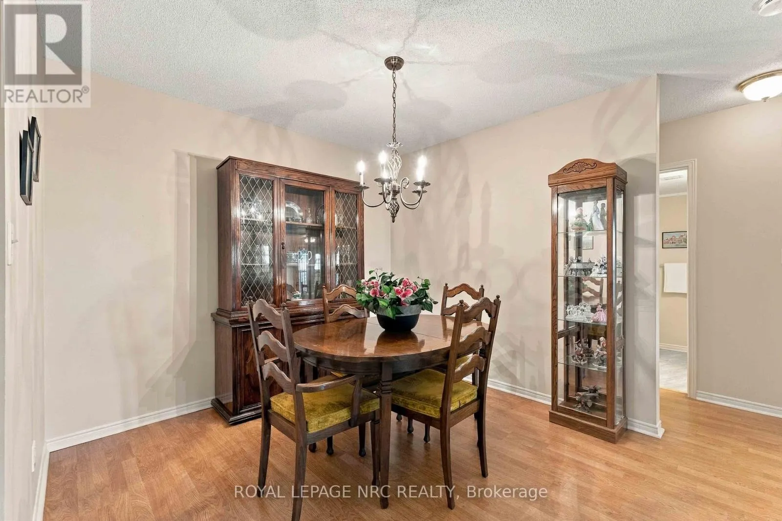 104 - 4090 JOHN CHARLES BOULEVARD #104